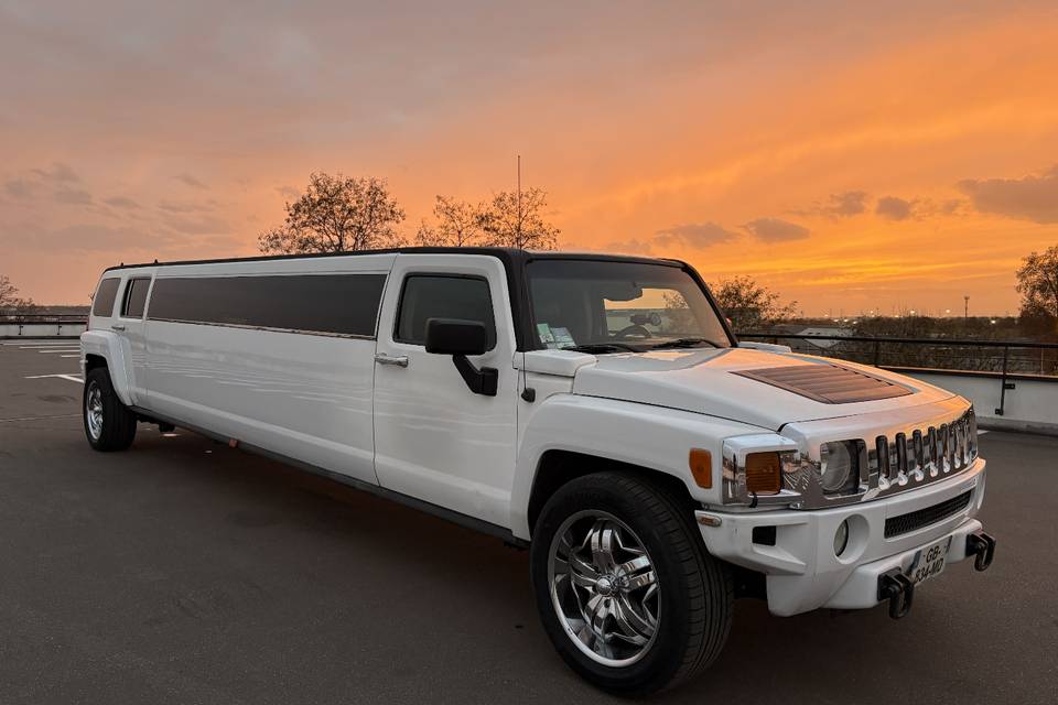 Hummer Limousine 3/4