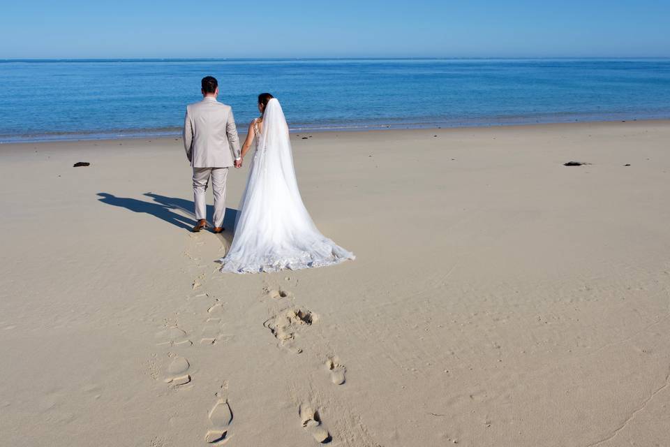 Photo de mariés sur la plage