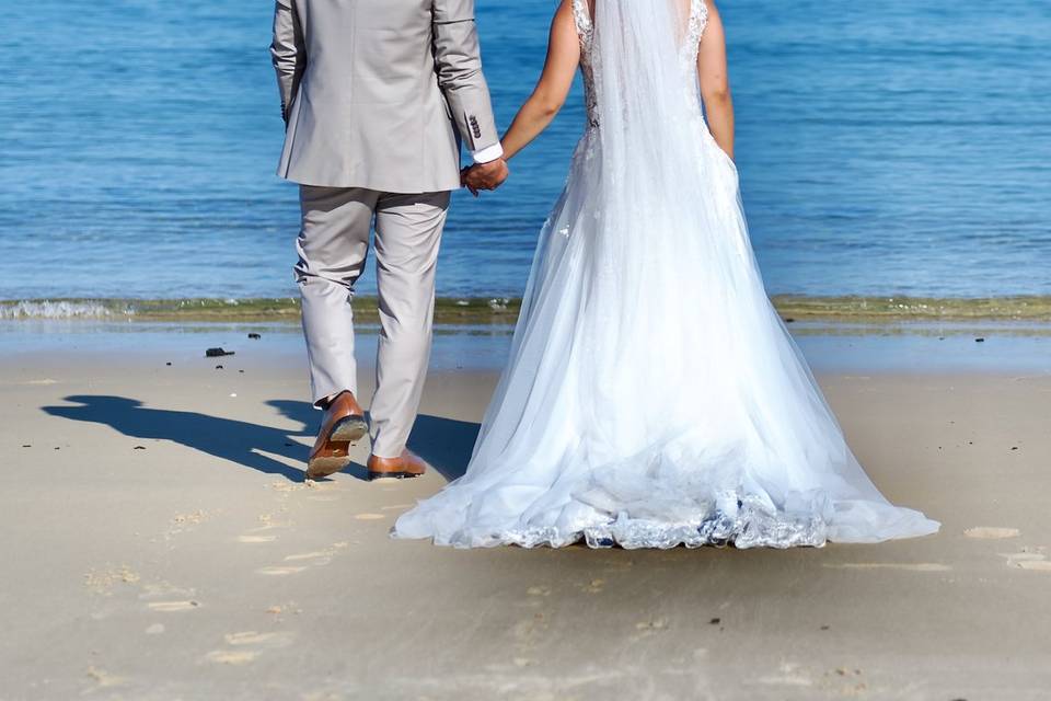 Photo de mariés sur la plage