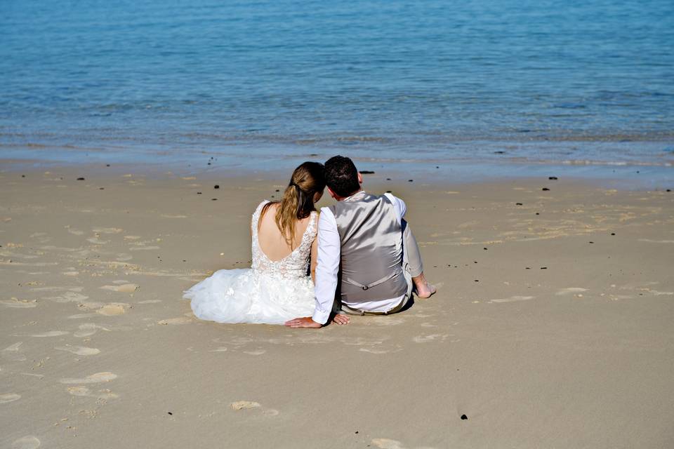 Photo de mariés sur la plage