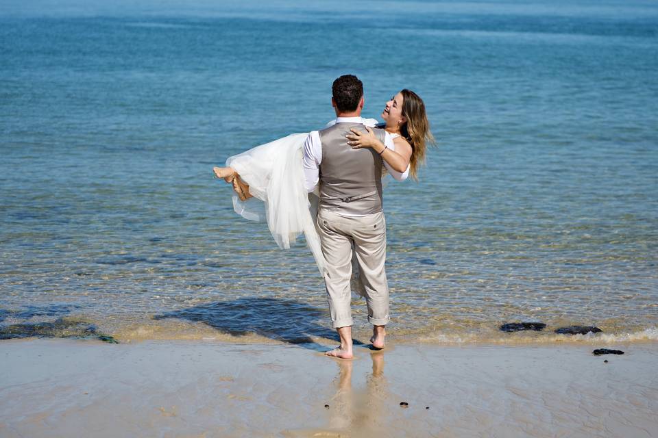 Photo de mariés sur la plage