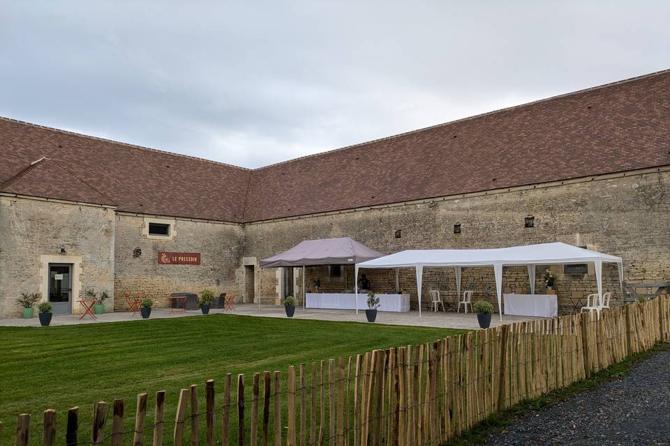 Terrasse-parc salle La Grange