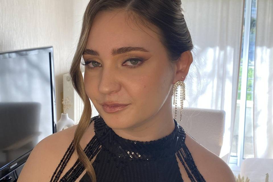Glowwithanissa