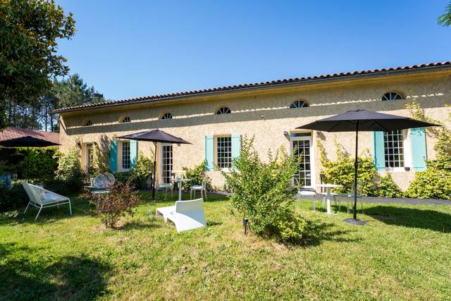 Bâtiment Jardin Façade de bâtiment et jardin