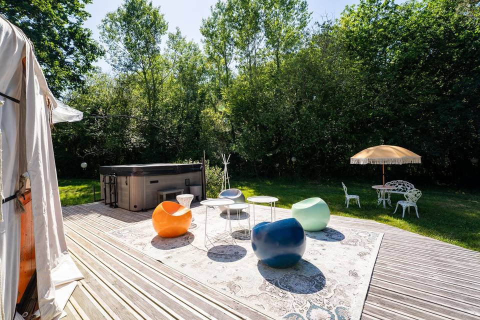 Coin Détente Terrasse ensoleillée avec sièges