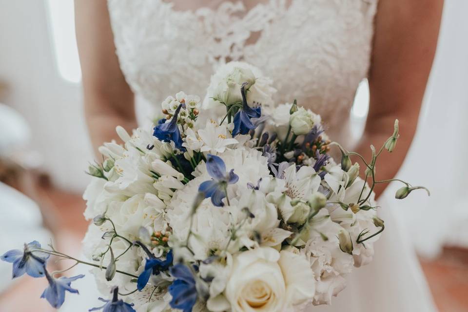 Bouquet de mariée bleu & blanc