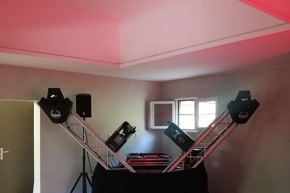 Installati DJ sur la piste de