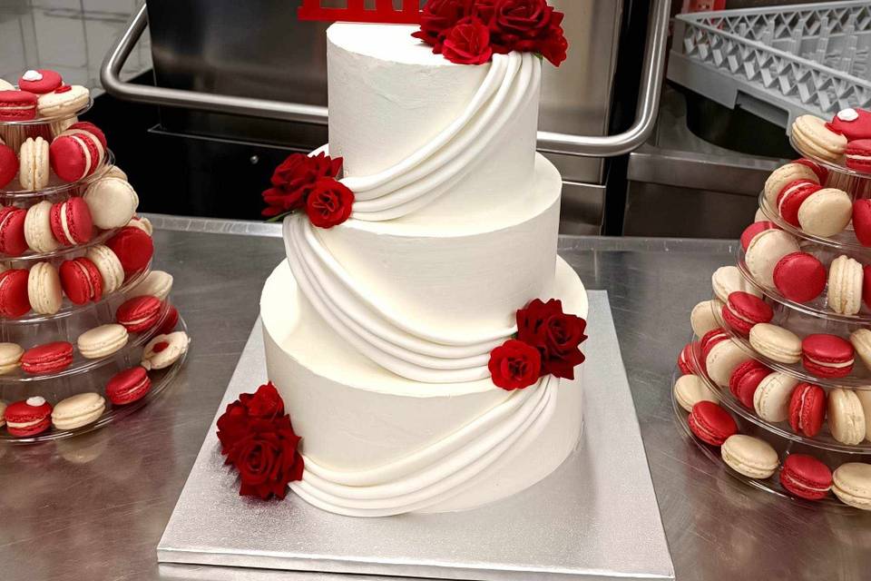 Wedding cake Romance rouge et