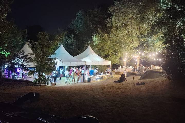 Pagode 5x5 m + guirlandes