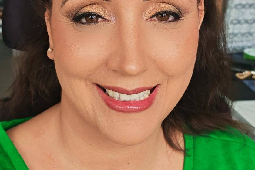 Glam subtil femme rayonnante