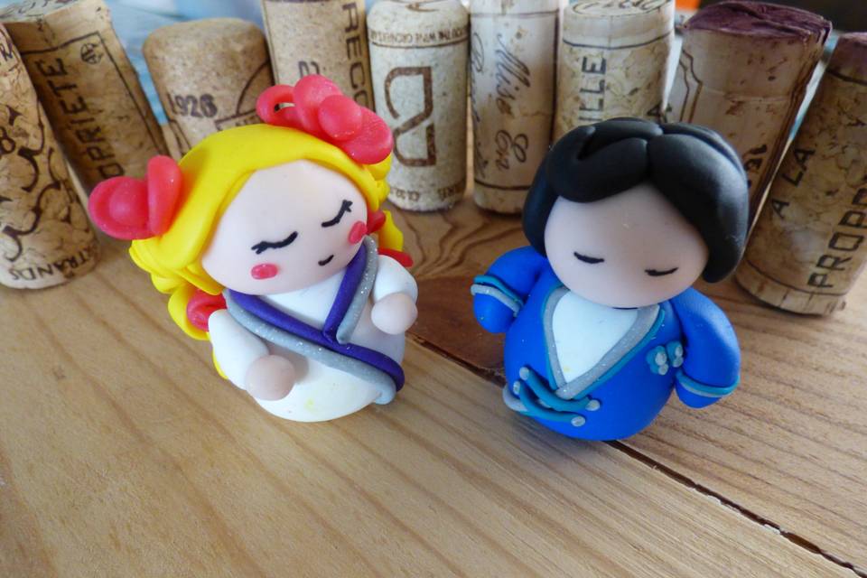 Cake topper kimono