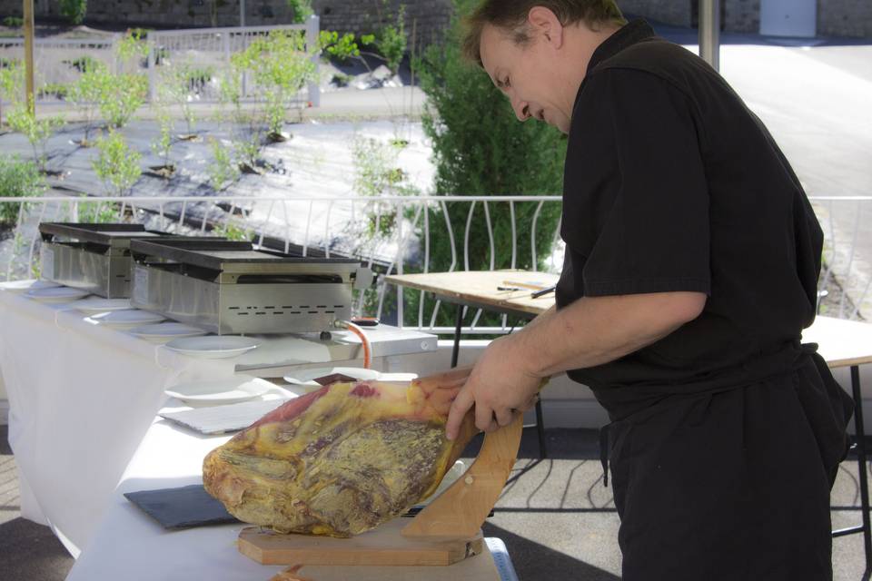 Atelier jambon à la découpe