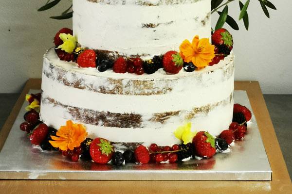 Naked cake