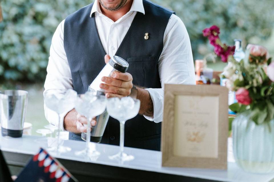 barman_preparation_cocktails_exterieur