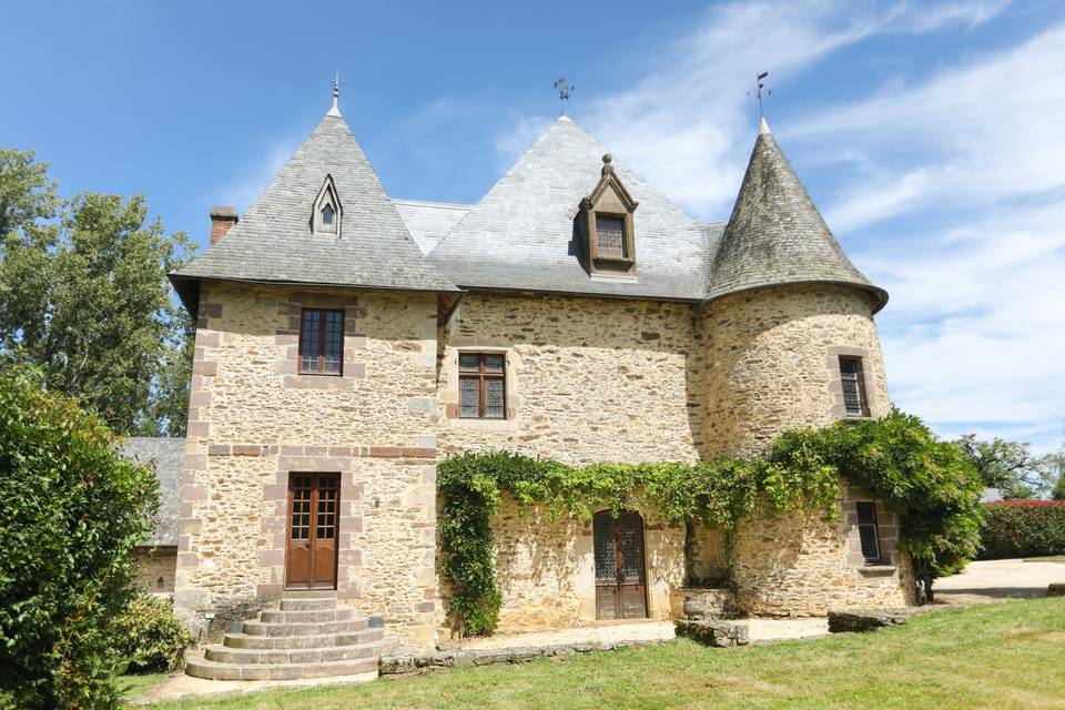 Chateau side