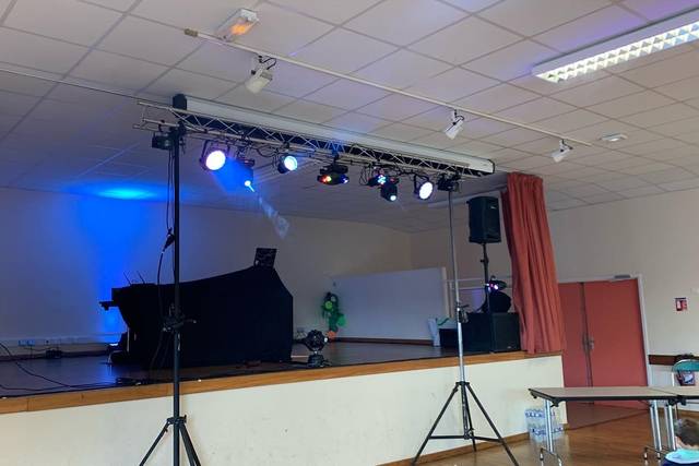 DJ Host