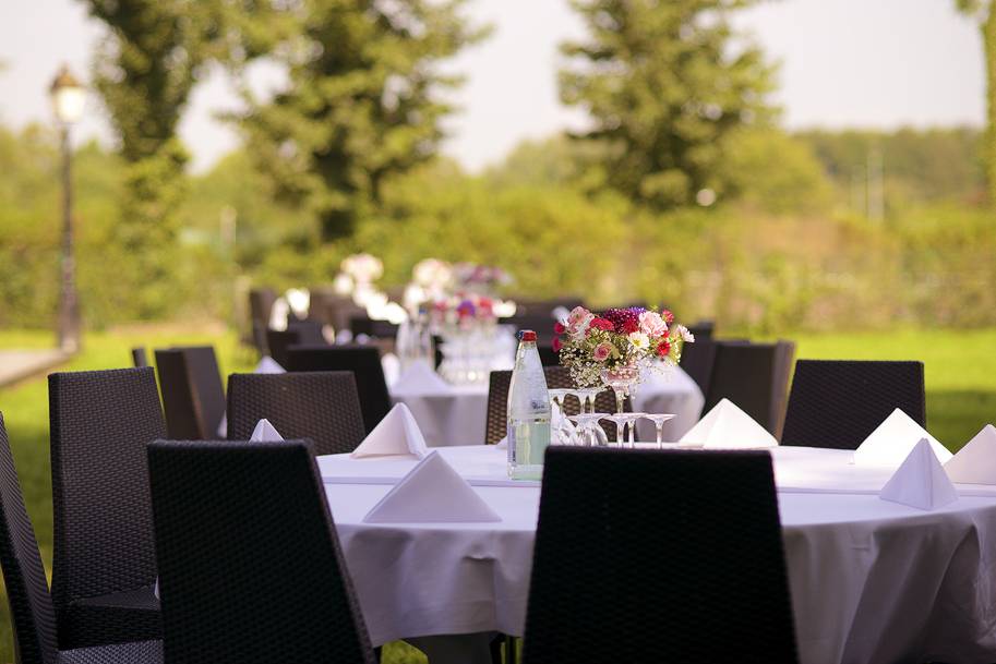 Enfants à table mariage France