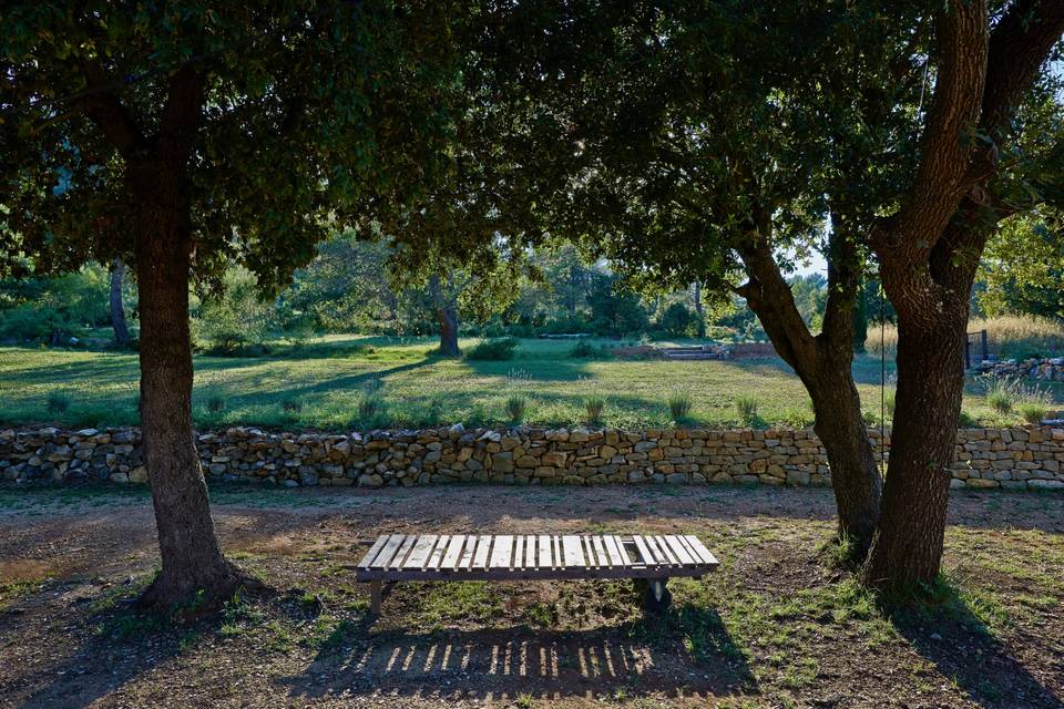 Repos sous les chênes