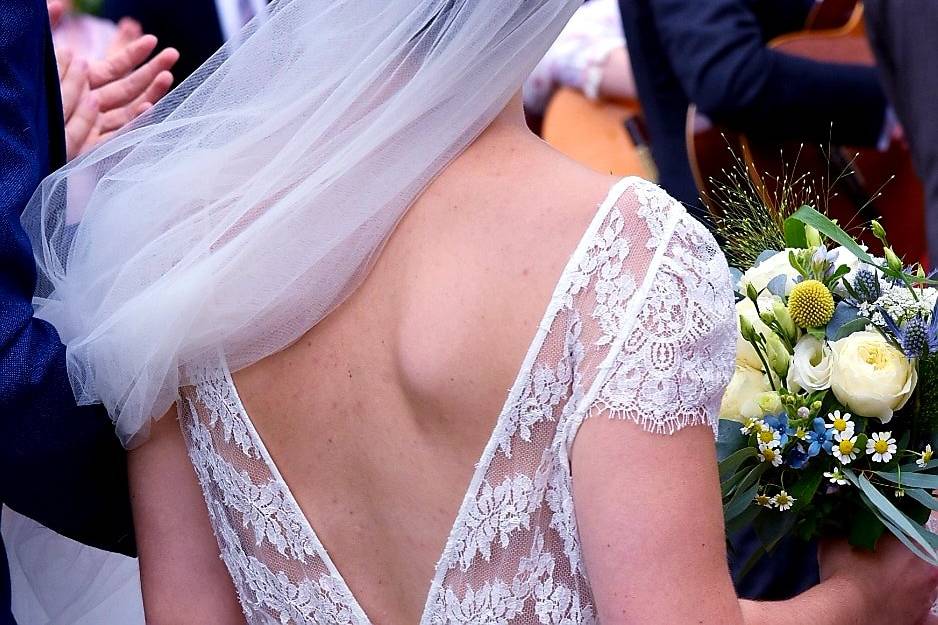 Peigne et bouquet de mariée