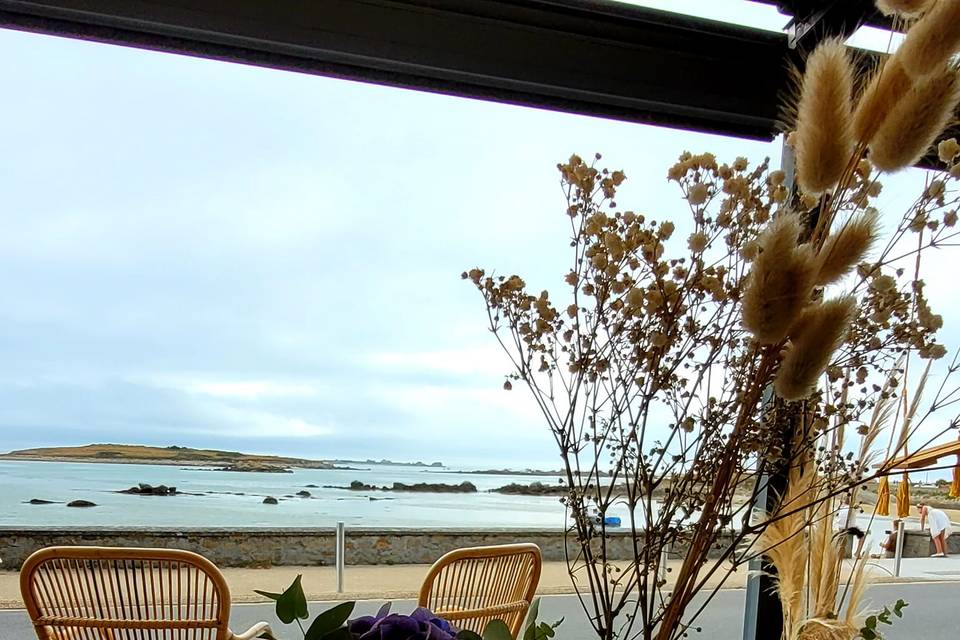 Terrasse face à la mer