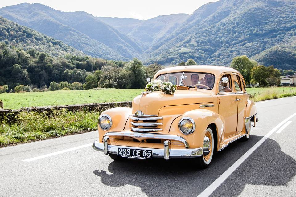 Les mariés en voiture