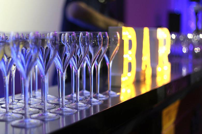 Installation bar