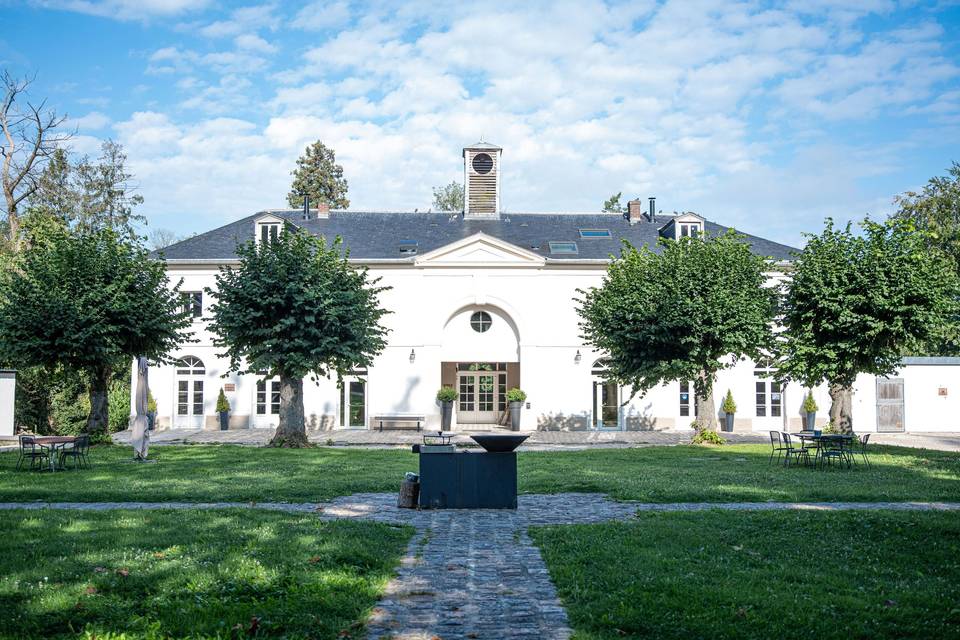Cour des dépendances