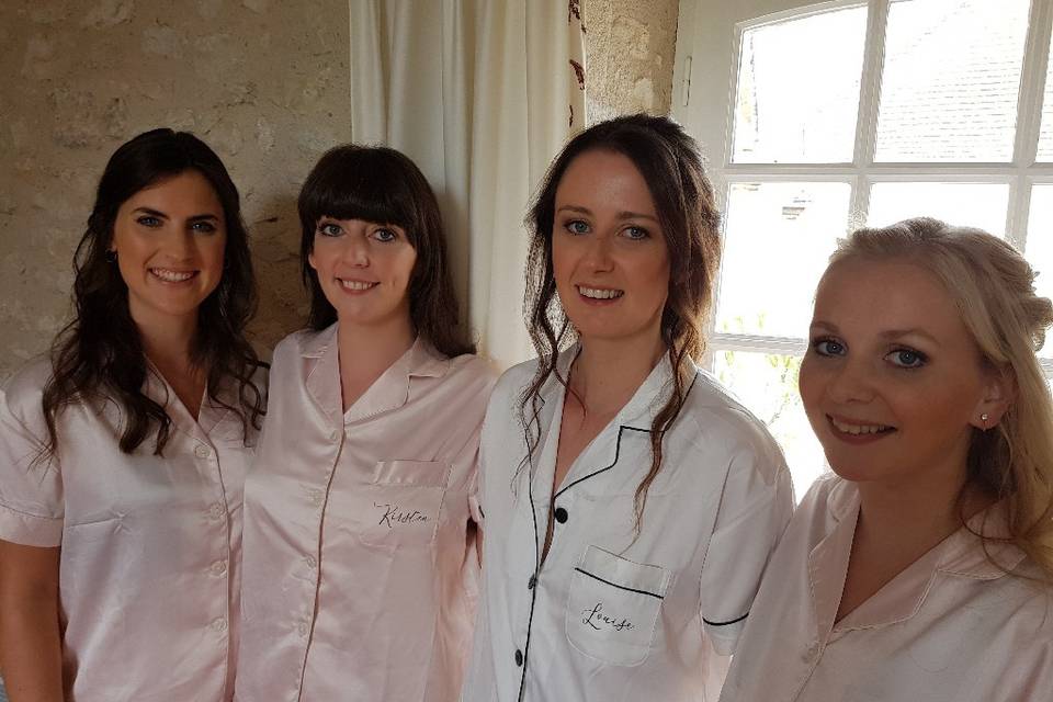 La mariée et ses demoiselles d'honneur