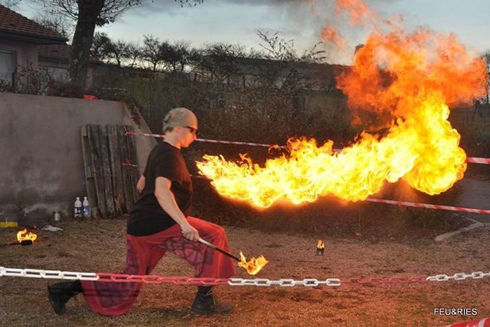 Cracheur de feu vin d'honneur