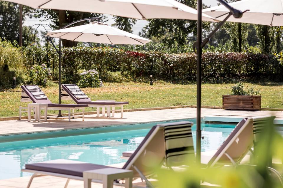 Piscine et terrasse