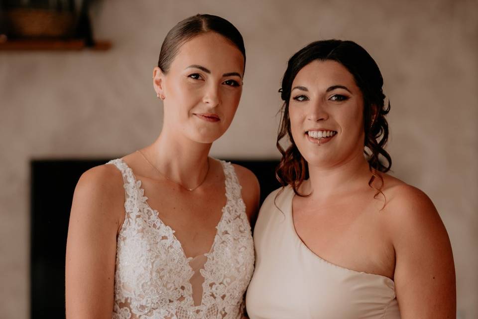 Bride & Bridesmaid