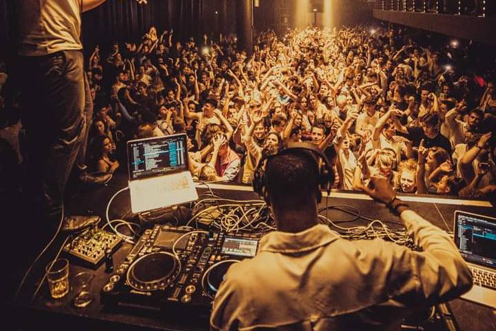 Azar Club - Lyon