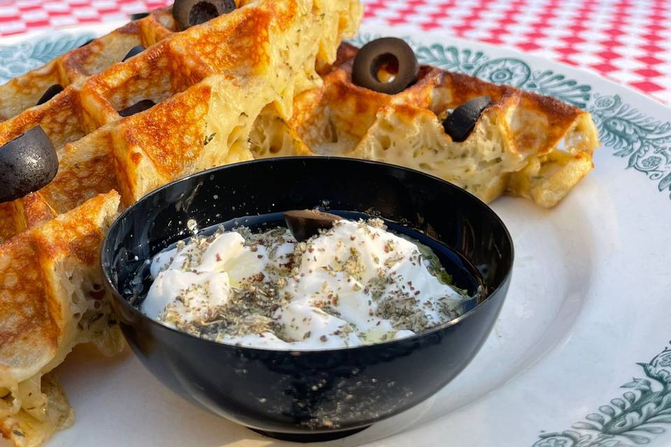 Assiette avec sauce zaatar