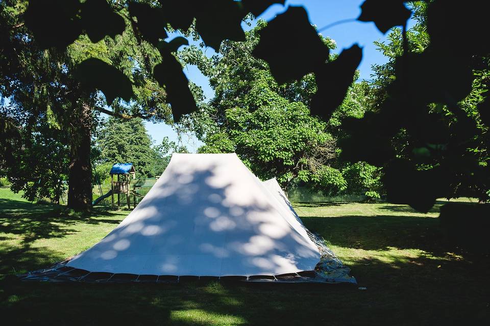 Tente équipée vue lac