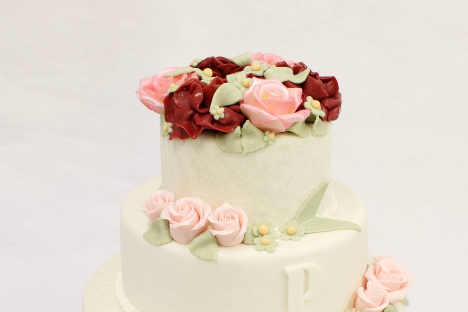 Wedding cake sobre fleuri