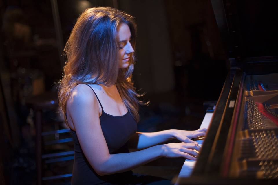 Pianiste/Chanteuse Violette