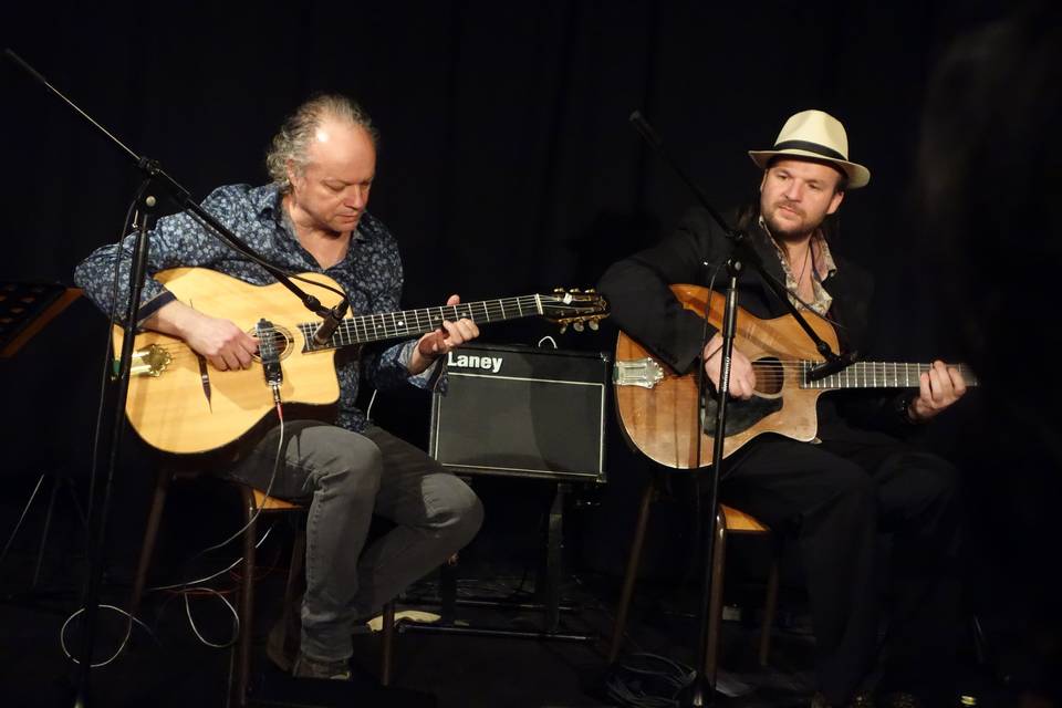 Biscott Swing Duet