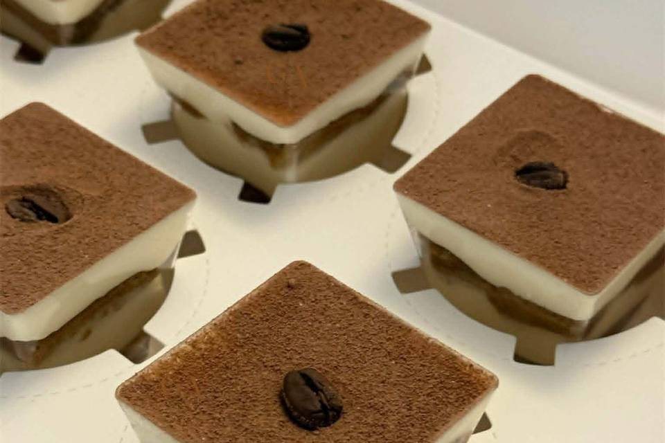 Tiramisu café
