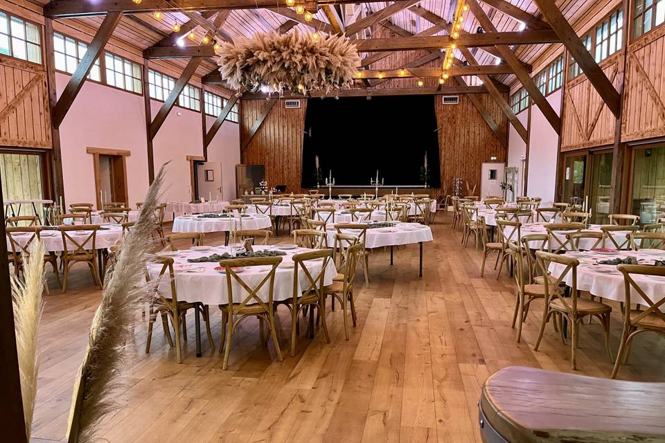 Intérieur salle La Grange