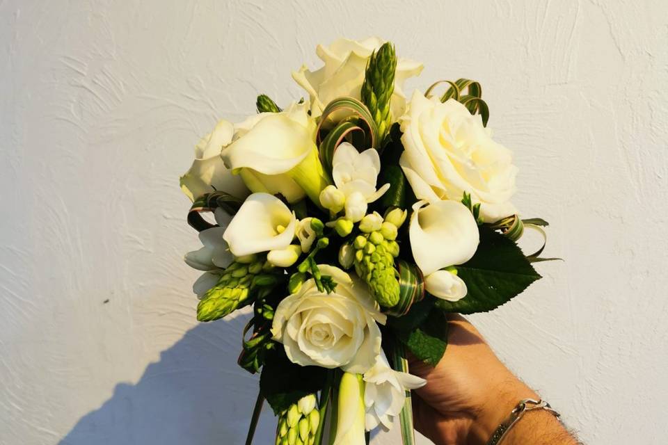 Bouquet de mariée retombant