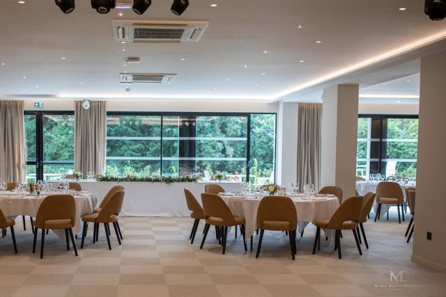 Salon Woods 250m2