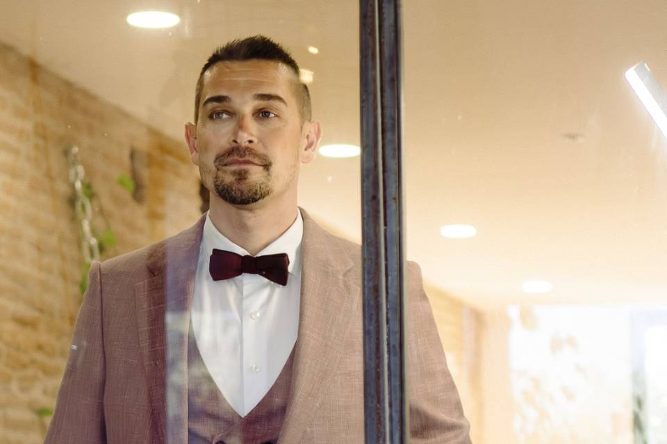 Attendant sa belle