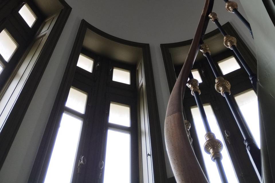 Escalier tour château