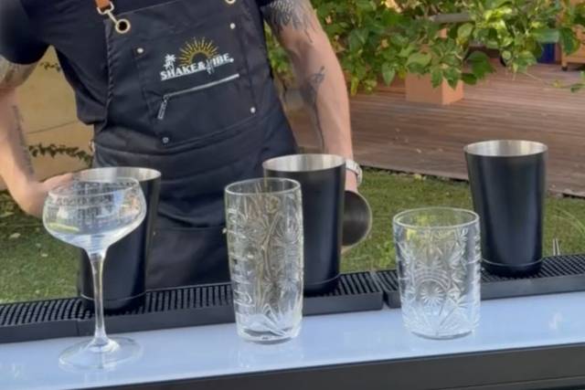 Flair bartending