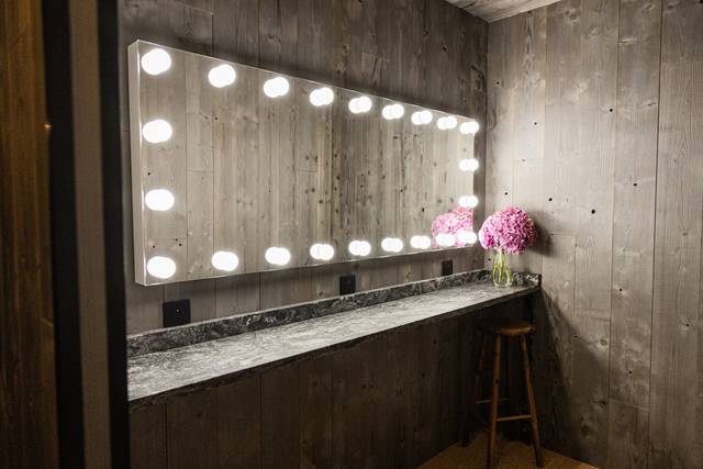 Salle de maquillage Ecuries