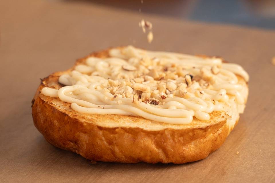 Burger brie AOP / noisettes