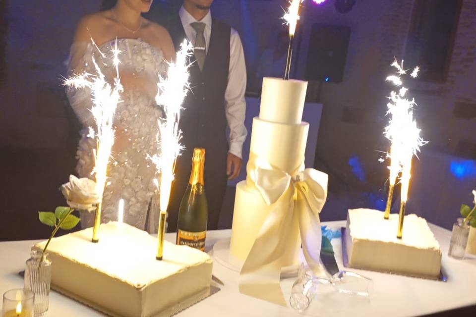 Weeding cake