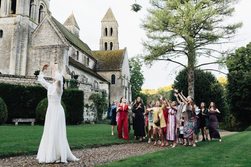 Lancer du bouquet de la mariée