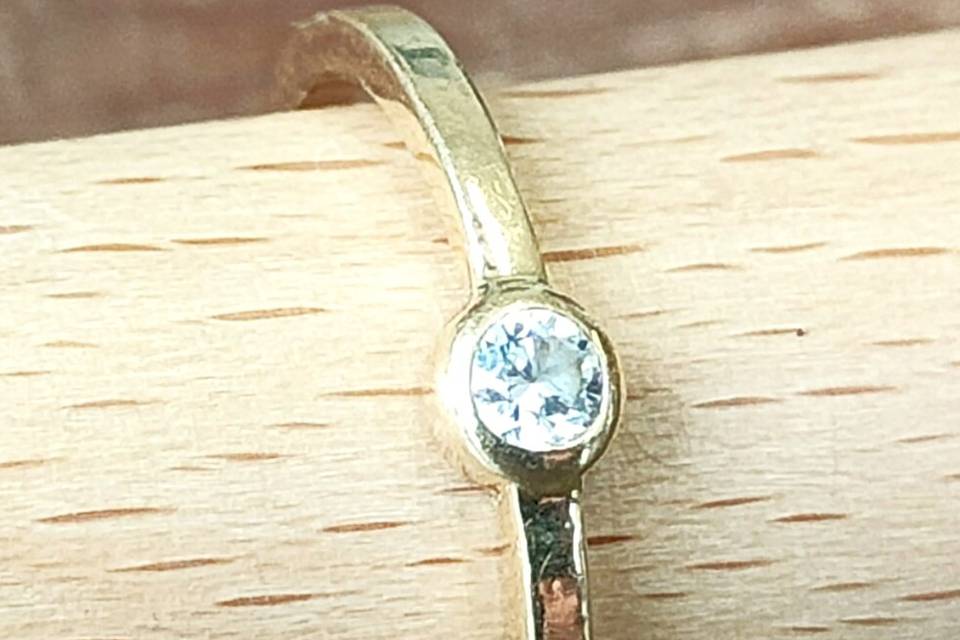 Bague or jaune diamant