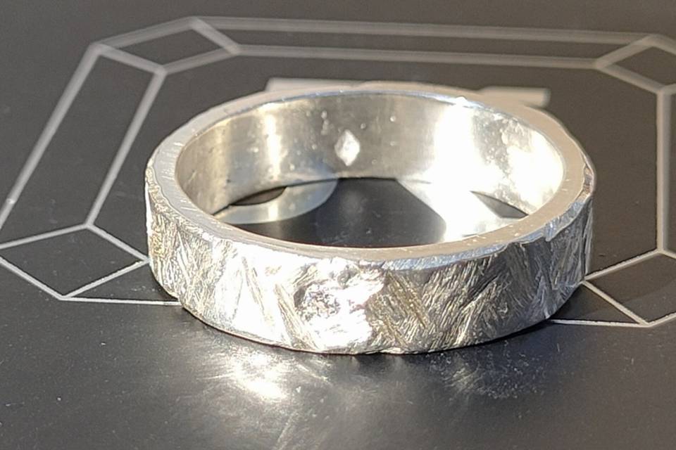 Bague griffée/diamant